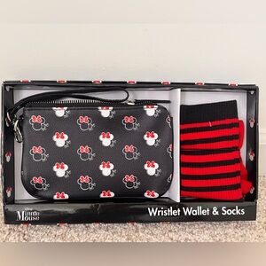 Disney Minnie Mouse Wristlet & Socks Set - NWT